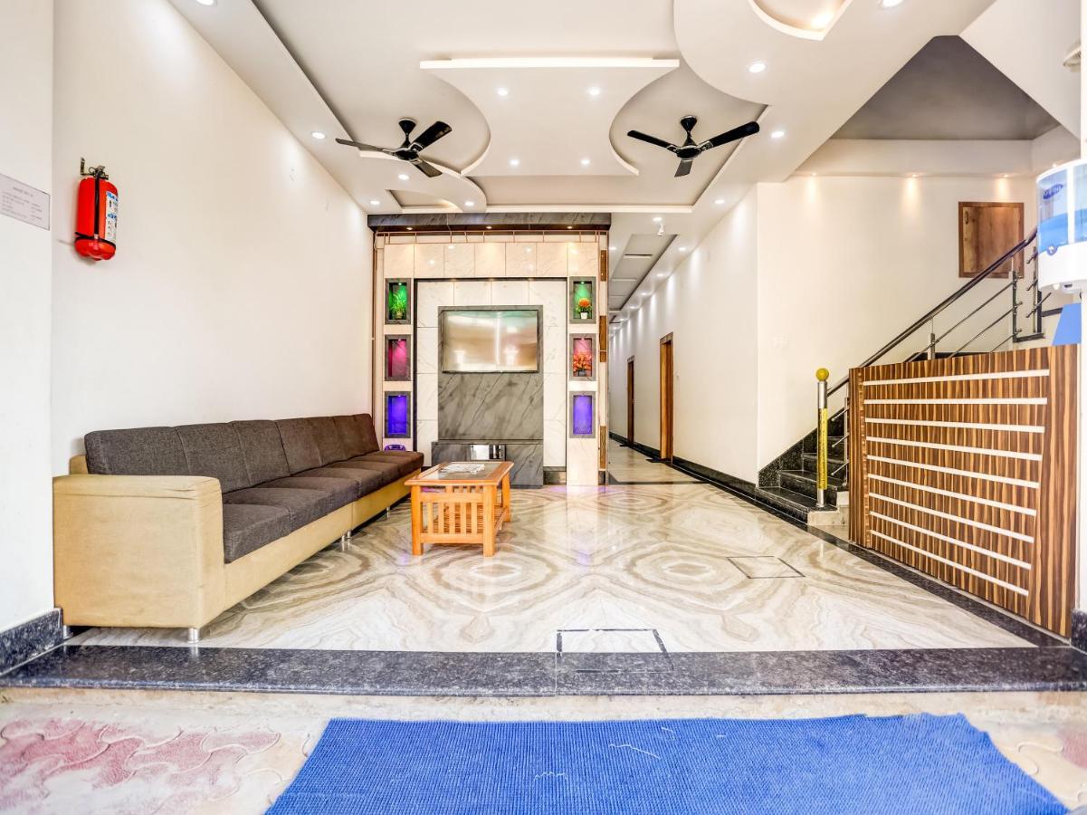 Oyo 75850 Vishwanath Guest House Varanasi Ngoại thất bức ảnh
