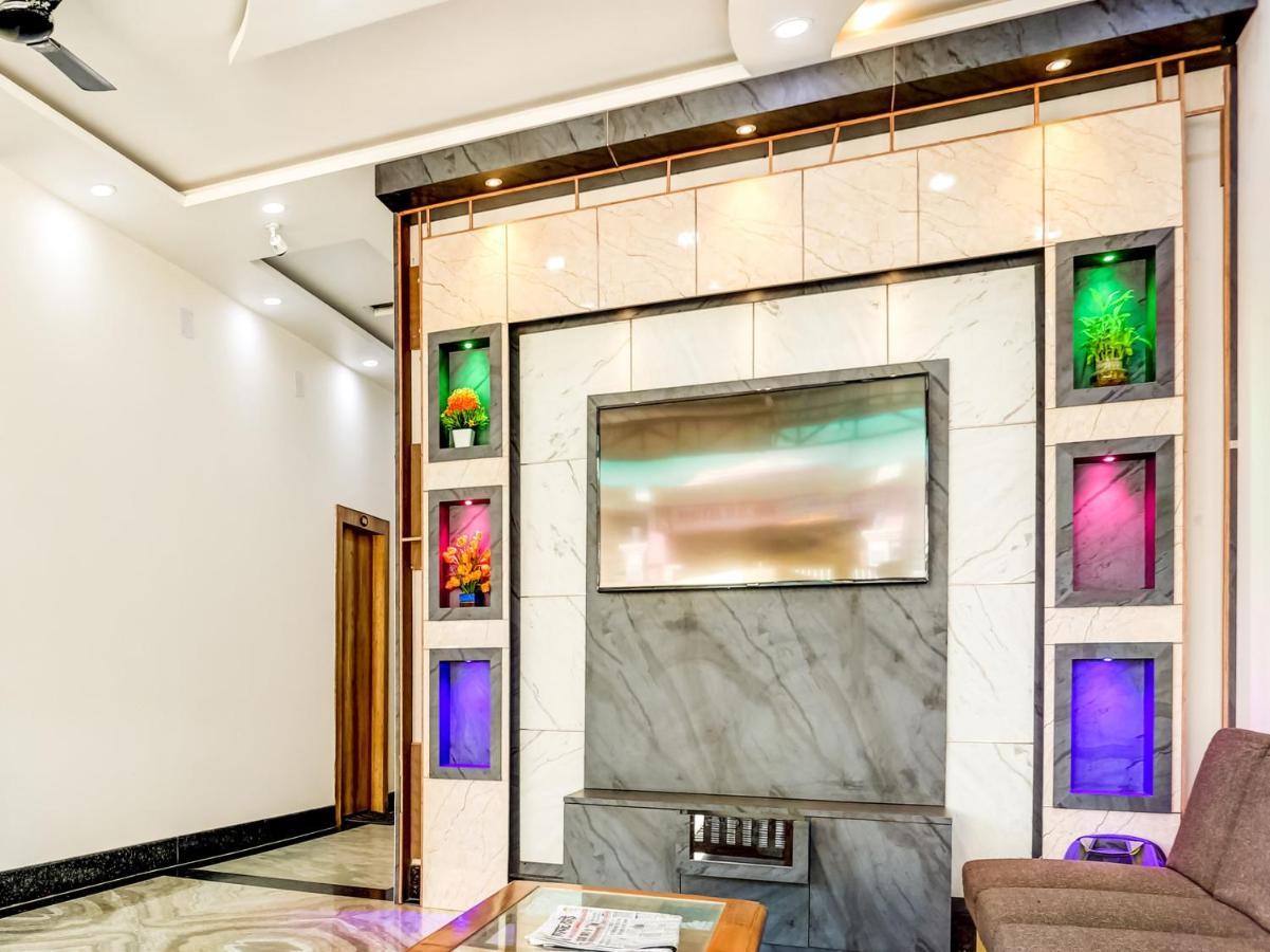 Oyo 75850 Vishwanath Guest House Varanasi Ngoại thất bức ảnh